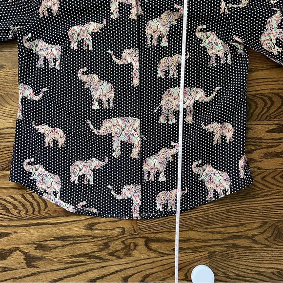 Chico's Size 1 Black Polka Dot Elephants Button Up Shirt No Iron Stain Sheild - Picture 13 of 14